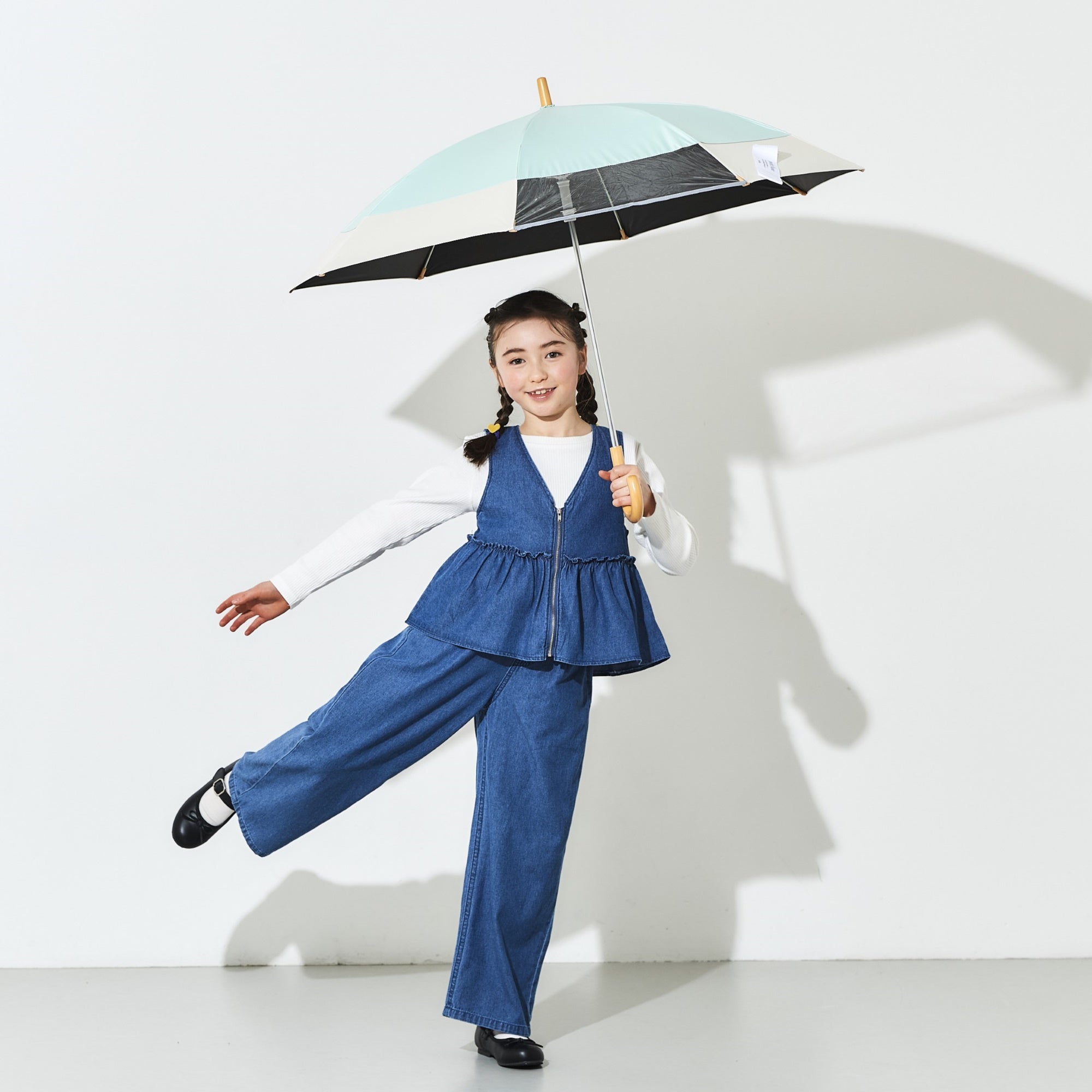 NAO 傘を持つ女の子 散歩・日傘をさす女 モネ